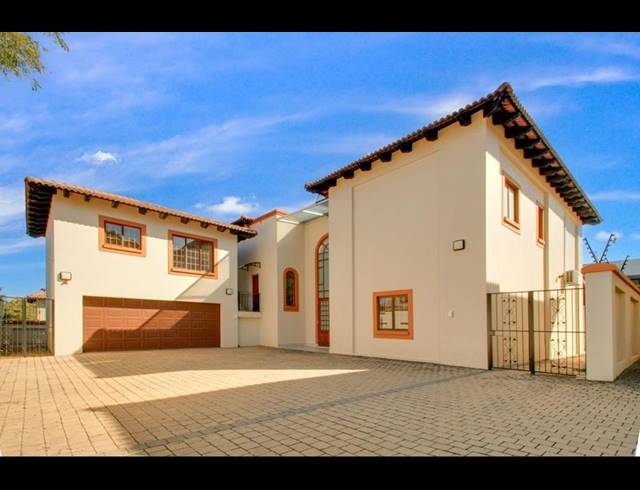 4 BEDROOM HOUSE FOR SALE IN BRYANSTON
